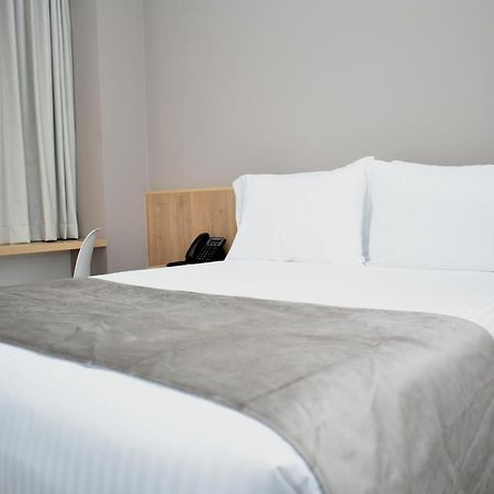Em Hotel Corferias Embajada Americana Bogota Ngoại thất bức ảnh