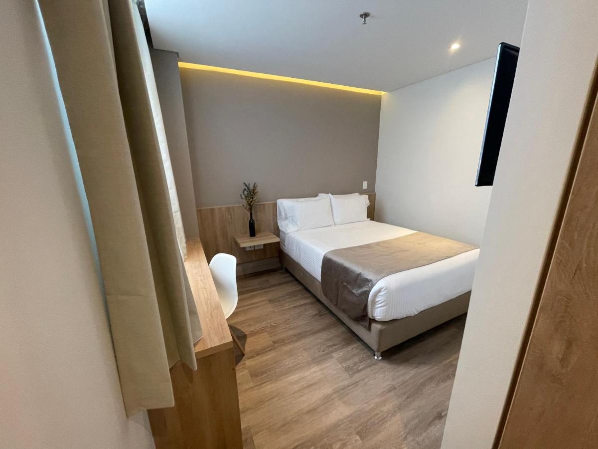 Em Hotel Corferias Embajada Americana Bogota Ngoại thất bức ảnh