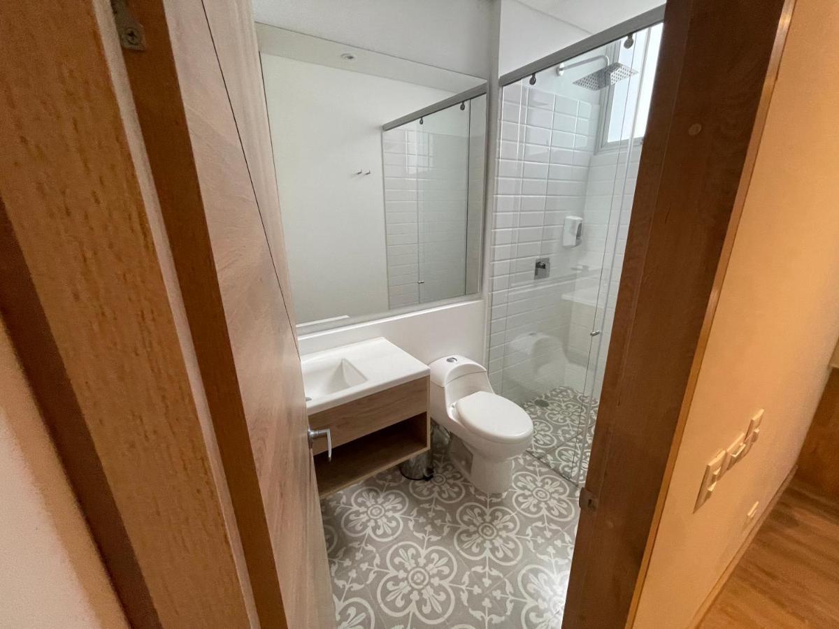 Em Hotel Corferias Embajada Americana Bogota Ngoại thất bức ảnh