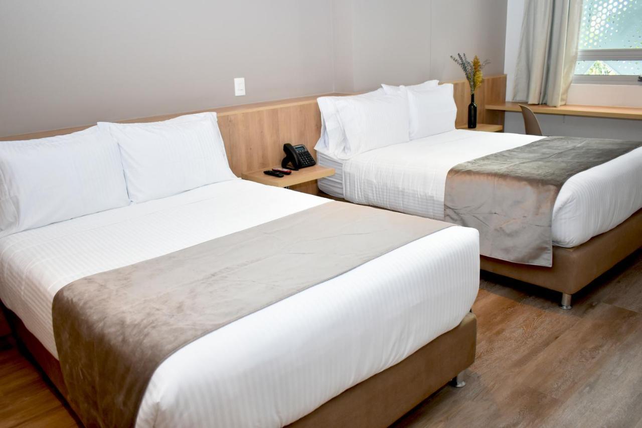Em Hotel Corferias Embajada Americana Bogota Ngoại thất bức ảnh