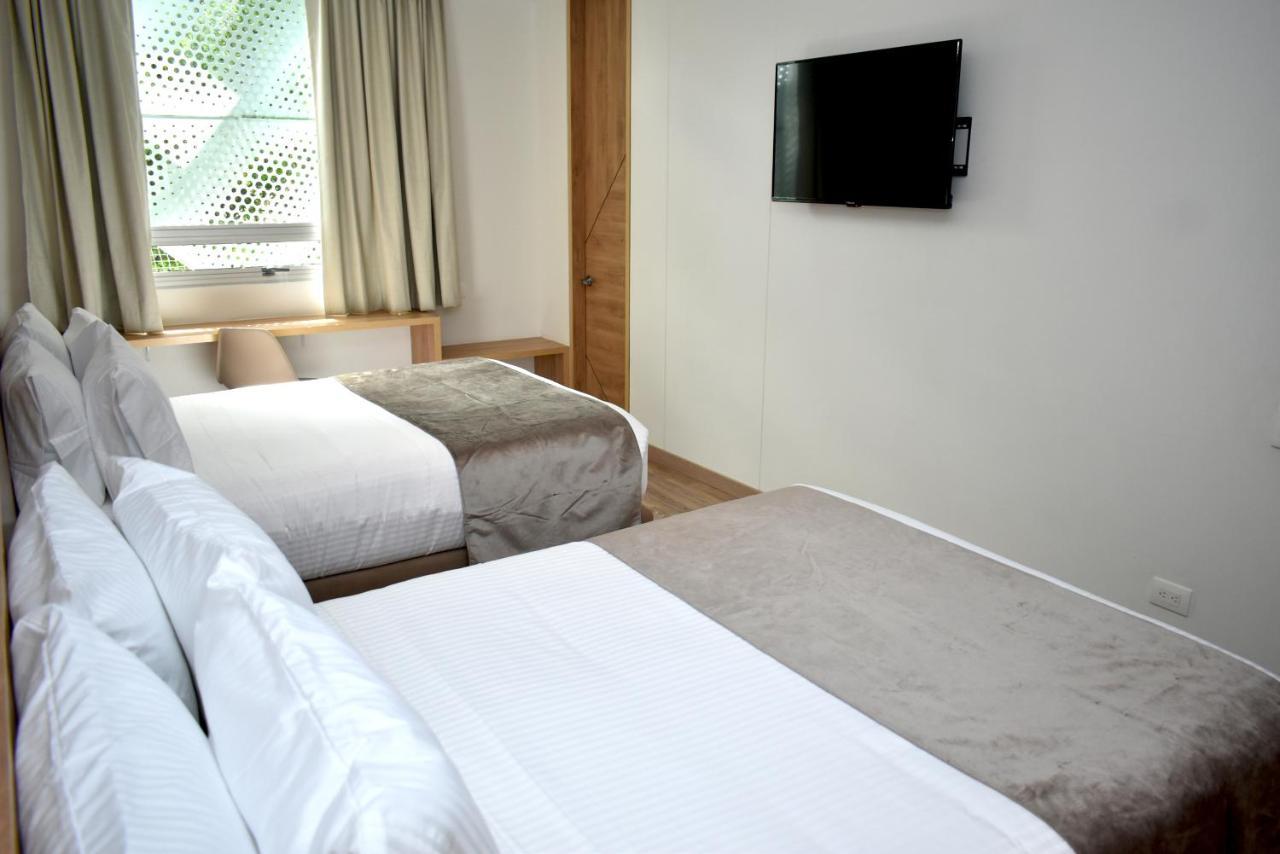 Em Hotel Corferias Embajada Americana Bogota Ngoại thất bức ảnh