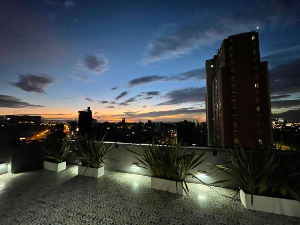 Em Hotel Corferias Embajada Americana Bogota Ngoại thất bức ảnh