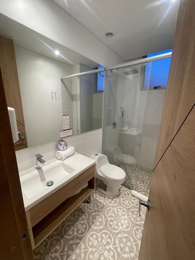 Em Hotel Corferias Embajada Americana Bogota Ngoại thất bức ảnh
