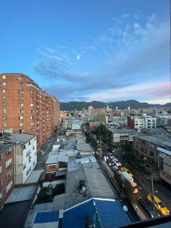 Em Hotel Corferias Embajada Americana Bogota Ngoại thất bức ảnh